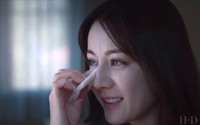 Địch Lệ Nhiệt Ba liên tiếp nhận tin buồn trong 1 ngày