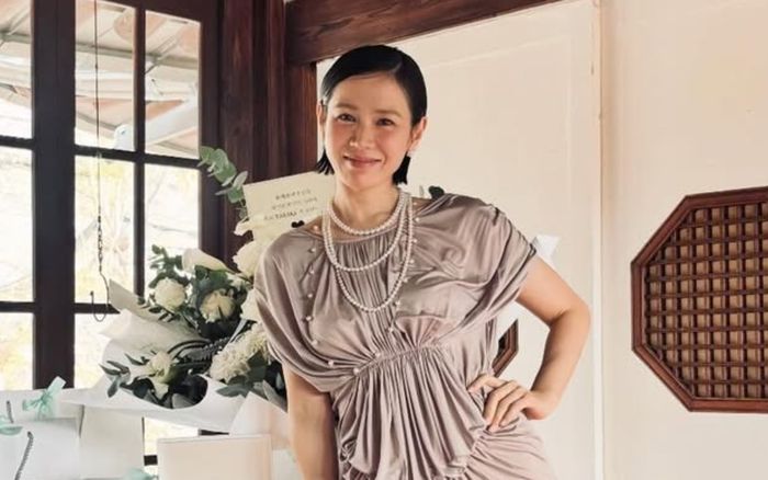 Diện mạo lạ lẫm của Son Ye Jin sau khi xuống tóc