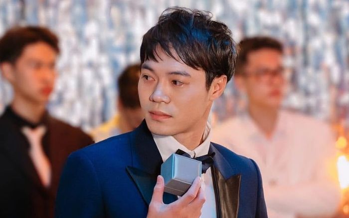 Văn Toàn đã dừng lại với Hòa Minzy