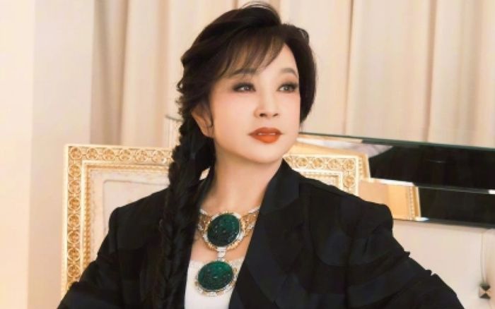 Lưu Hiểu Khánh lên tiếng trước tin đồn có bạn trai ở tuổi U80