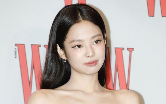 Từ câu chuyện Jennie (BLACKPINK) bị vây xin chữ ký: Giới hạn nào cho quyền riêng tư của nghệ sĩ?