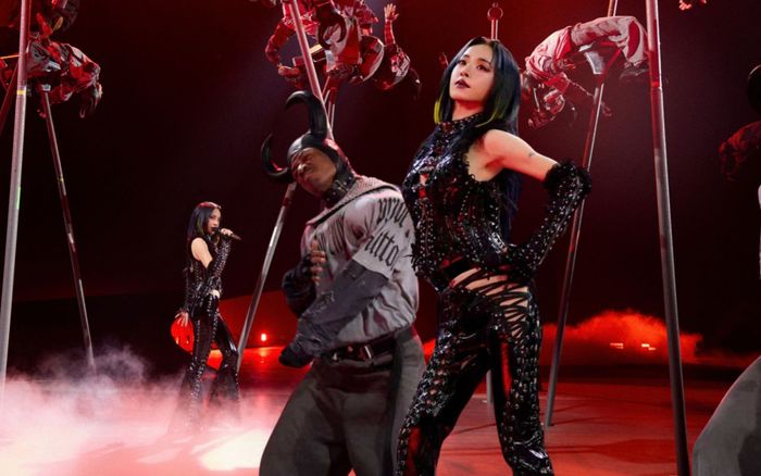 Thái Y Lâm 'gây sốc' khi đưa di sản văn hóa phi vật thể lên sân khấu concert