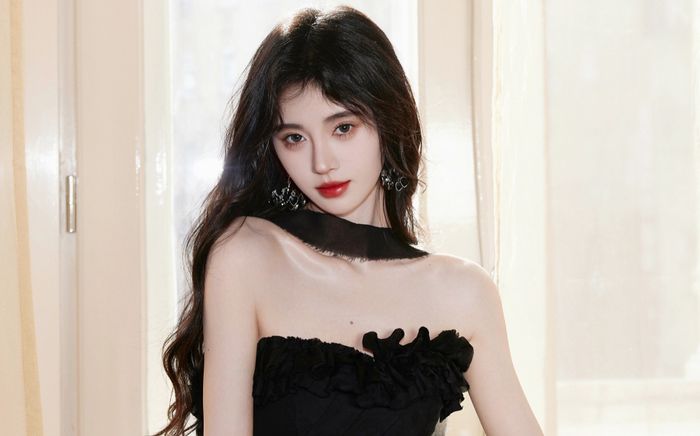 Cúc Tịnh Y gây tranh cãi khi bị đồn thu 1 tỷ chỉ với 3 bức ảnh