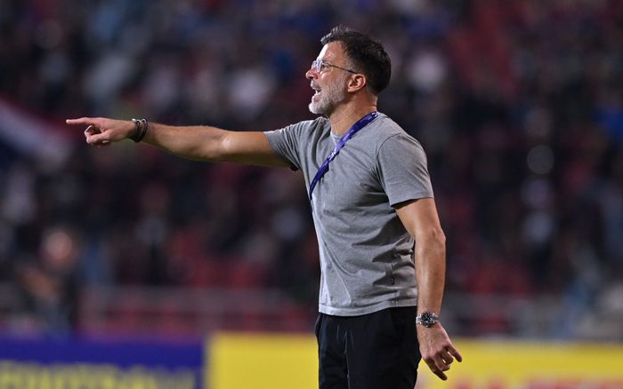 HLV tuyển Thái Lan lên tiếng khi tiếp bước Việt Nam