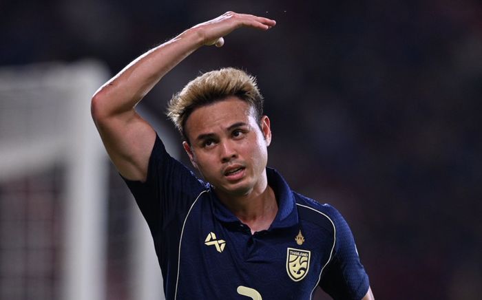 Theerathon cứu Madam Pang