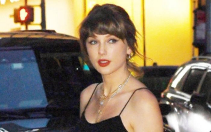 Taylor Swift diện trang sức kim cương trị giá hơn 15.000 đô la