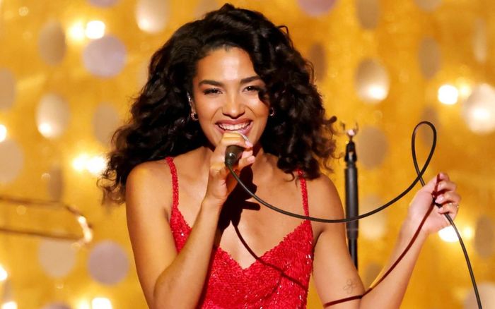 Olivia Dean dẫn đầu kỷ nguyên vàng của âm nhạc Anh năm 2026