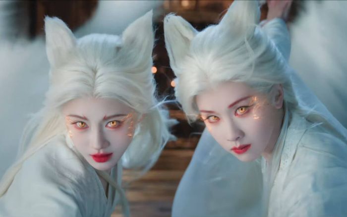 Sắc thái đối lập của Trần Đô Linh và Cúc Tịnh Y trong tạo hình hồ ly