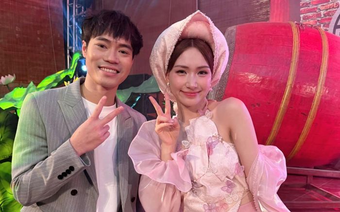 Phản ứng của Văn Toàn khi Hòa Minzy rao bán tài sản