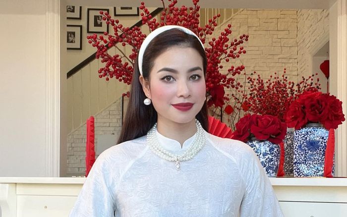 Hoa hậu Phạm Hương bày tỏ tình cảm với người đặc biệt