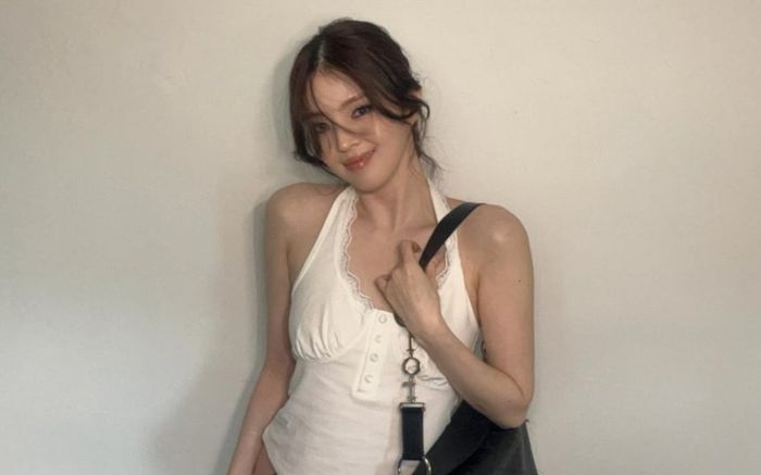 Han So Hee khoe vẻ đẹp quyến rũ khiến hội chị em trầm trồ