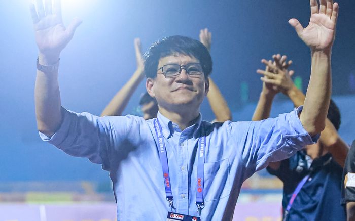 HLV Vũ Tiến Thành bất ngờ dừng lại