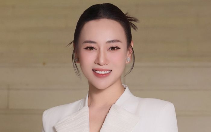 Phương Oanh dạy con gây chú ý