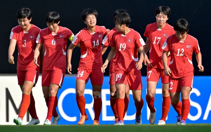 Triều Tiên thắng đậm Hàn Quốc vào chung kết