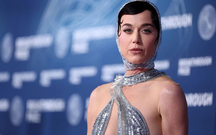 Katy Perry bị điều tra