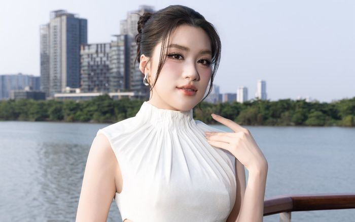 Phương Oanh lộ tính cách thật