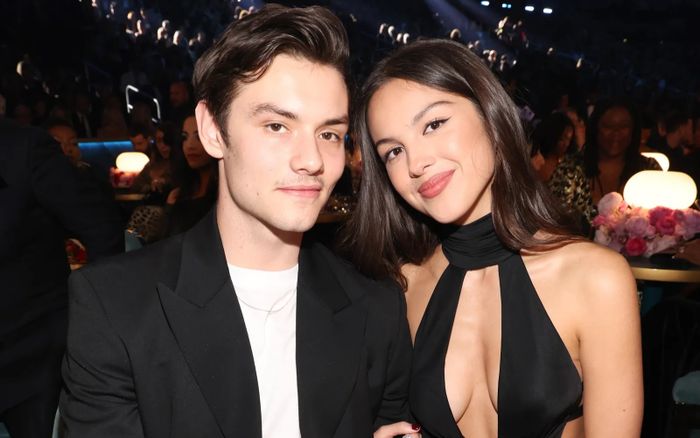 Ca khúc mới của Olivia Rodrigo viết về bạn trai cũ diễn viên?