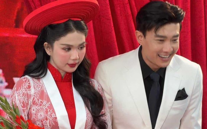 Nếu về quê Quốc Trường, Ngọc Trinh hãy trải nghiệm thành phố thức dậy trên sông