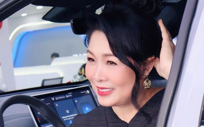 NSND Hồng Vân trở lại sau bước hụt 14 tỷ đồng