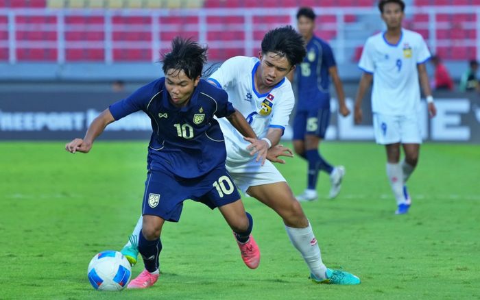 Thái Lan đừng đổ lỗi thua Lào do chấp tuổi