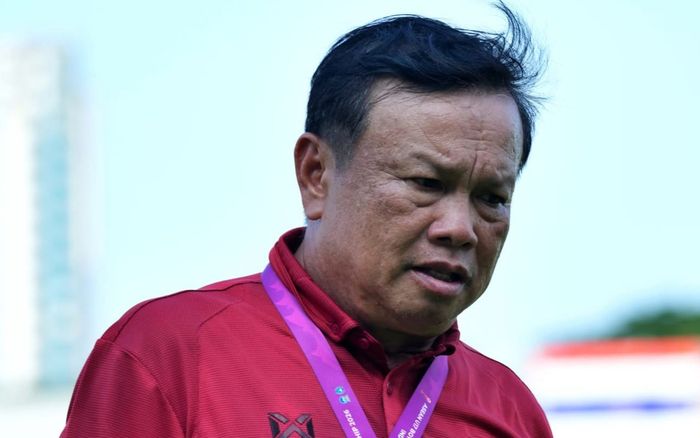 Xấu hổ vì thua Lào, HLV Thái Lan từ chức