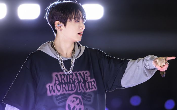 Jungkook tạo nên kỳ tích cho nghệ sĩ châu Á