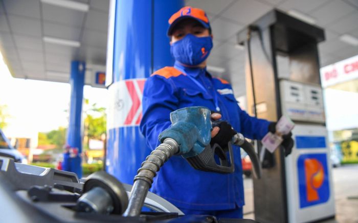 Giá xăng dầu hôm nay 19/4: Tiếp tục đà giảm mạnh