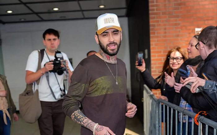 Zayn Malik bị tố mâu thuẫn với Louis Tomlinson