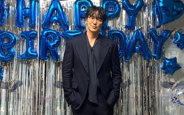 Ca sĩ Sung Si Kyung gây sốt với diện mạo thon gọn sau khi giảm 10kg