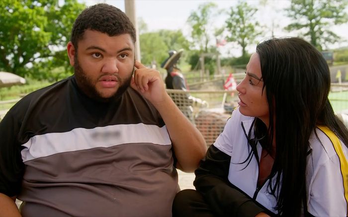 Người mẫu Katie Price kêu gọi tẩy chay một nam diễn viên hài