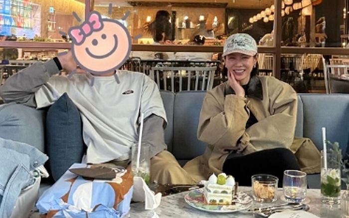 Hyun Bin và Son Ye Jin khoe ảnh gia đình do con trai chụp