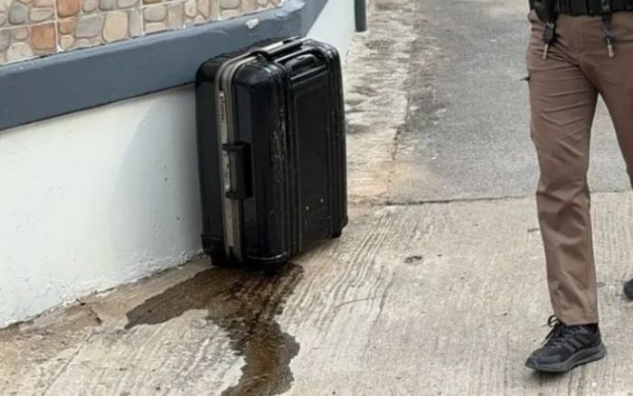 Phát hiện chiếc vali chảy nước có mùi hôi thối, người dân sửng sốt khi mở ra kiểm tra