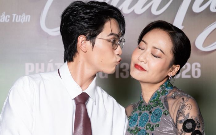 Hồng Ánh nhận xét về nam diễn viên từng từ chối Trấn Thành