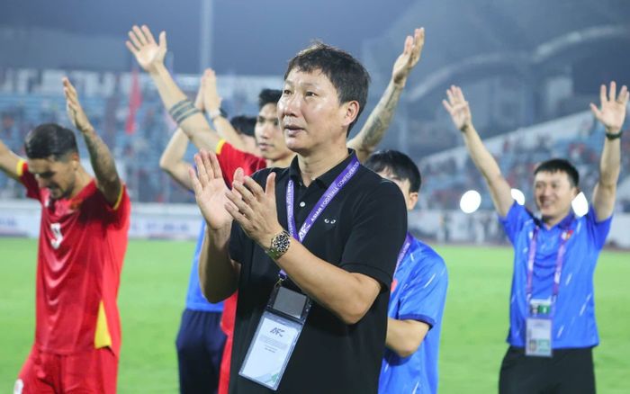 HLV Kim Sang Sik trước 'vết xe đổ' Philippe Troussier
