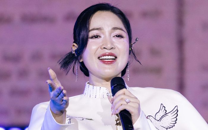 Sau lệnh cấm hát nhép: Thách thức cho ca sĩ, quyền lợi cho khán giả