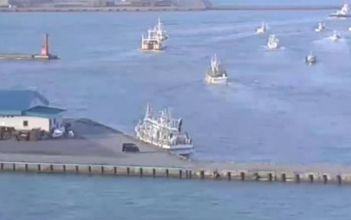 Nhật Bản rung chuyển vì động đất 7.4 độ: Cảnh báo sóng thần cao tới 3m, người dân tháo chạy khẩn cấp