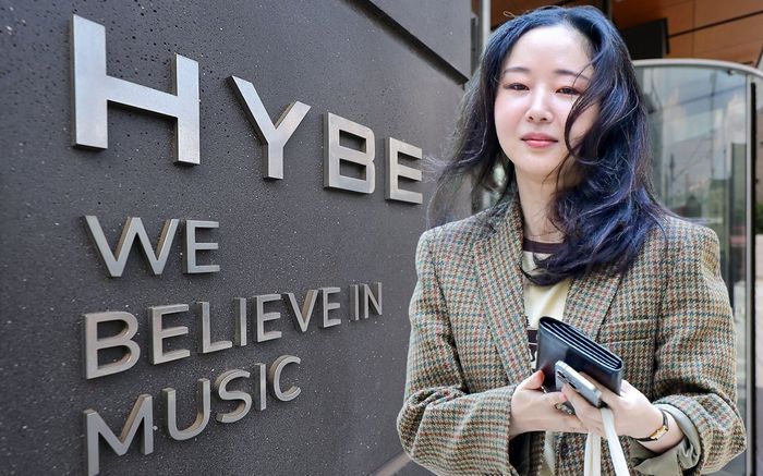 HYBE âm thầm thay đổi logo sau khi Min Hee Jin rời đi, cộng đồng mạng tranh cãi