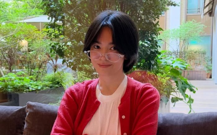 Song Hye Kyo lộ rõ nhan sắc U50 qua ảnh đời thường