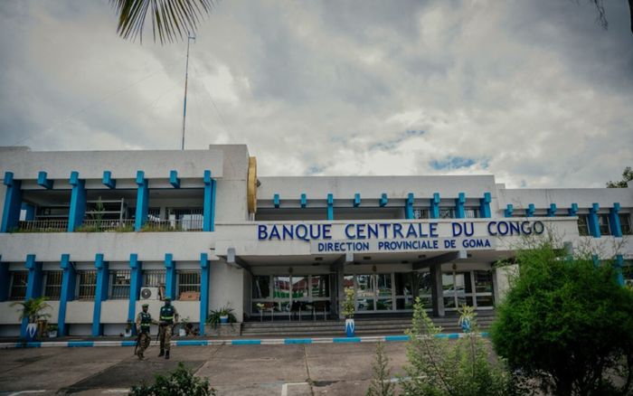 Congo sẽ dừng sử dụng tiền mặt USD từ năm sau để hỗ trợ đồng nội tệ