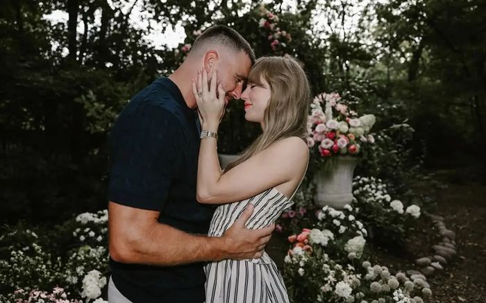 Bên trong buổi tối thân mật của Taylor Swift và Travis Kelce
