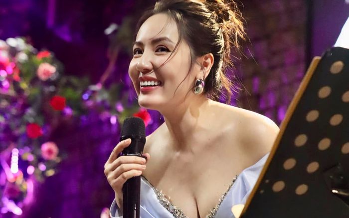 Nữ ca sĩ Việt 42 tuổi vẫn chưa lấy chồng, nhan sắc xinh đẹp nhất nhì showbiz