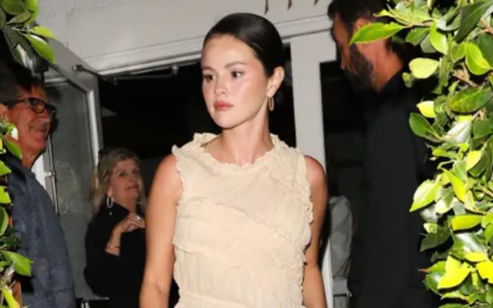 Bộ trang phục phong cách Boho-Chic của Selena Gomez