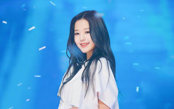 Jang Wonyoung vướng lùm xùm lợi dụng danh tiếng