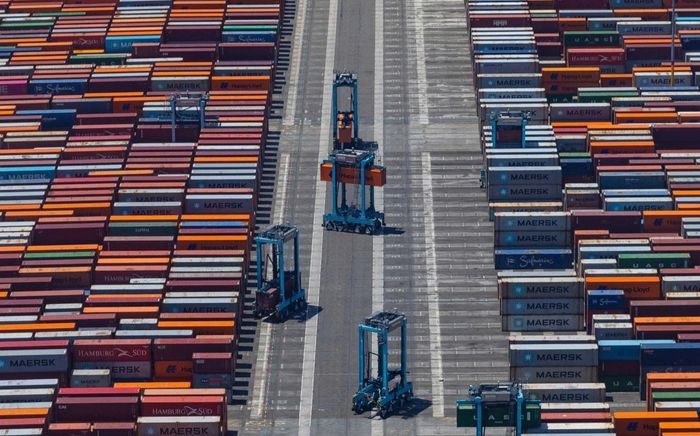 Tăng trưởng xuất khẩu của Nhật Bản tăng tốc khi Trung Quốc trở lại sau kỳ nghỉ