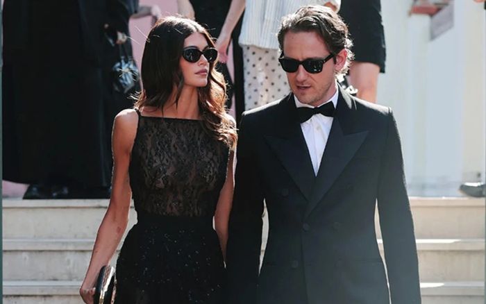 Siêu mẫu Kaia Gerber và bạn trai Lewis Pullman bị bắt gặp đi nghỉ dưỡng cùng nhau