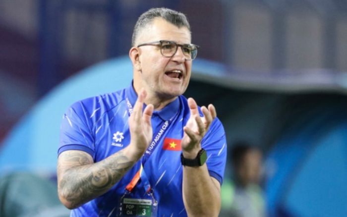 Đẳng cấp HLV Cristiano Roland giúp Việt Nam thắng Australia