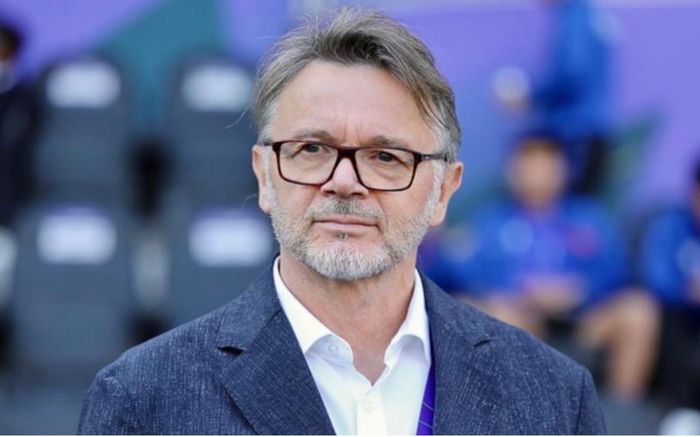 Sai lầm lớn với HLV Troussier