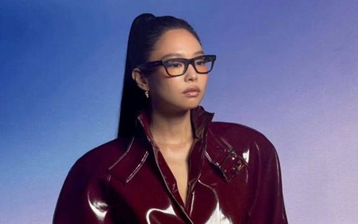 Jennie (BLACKPINK) khoe vẻ quyến rũ đầy cuốn hút