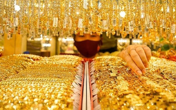Tin tài chính hôm nay 23/4: Vàng tiếp đà giảm, USD giữ sức mạnh