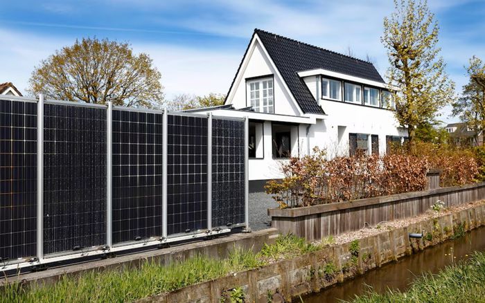 Xung đột Iran làm bùng nổ nhu cầu lắp điện mặt trời áp mái tại châu Âu